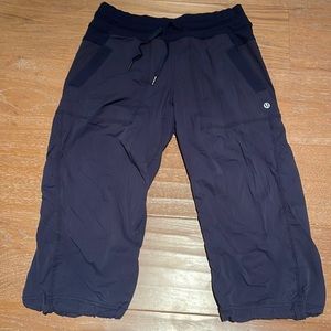 Lululemon studio crop - navy - size 6